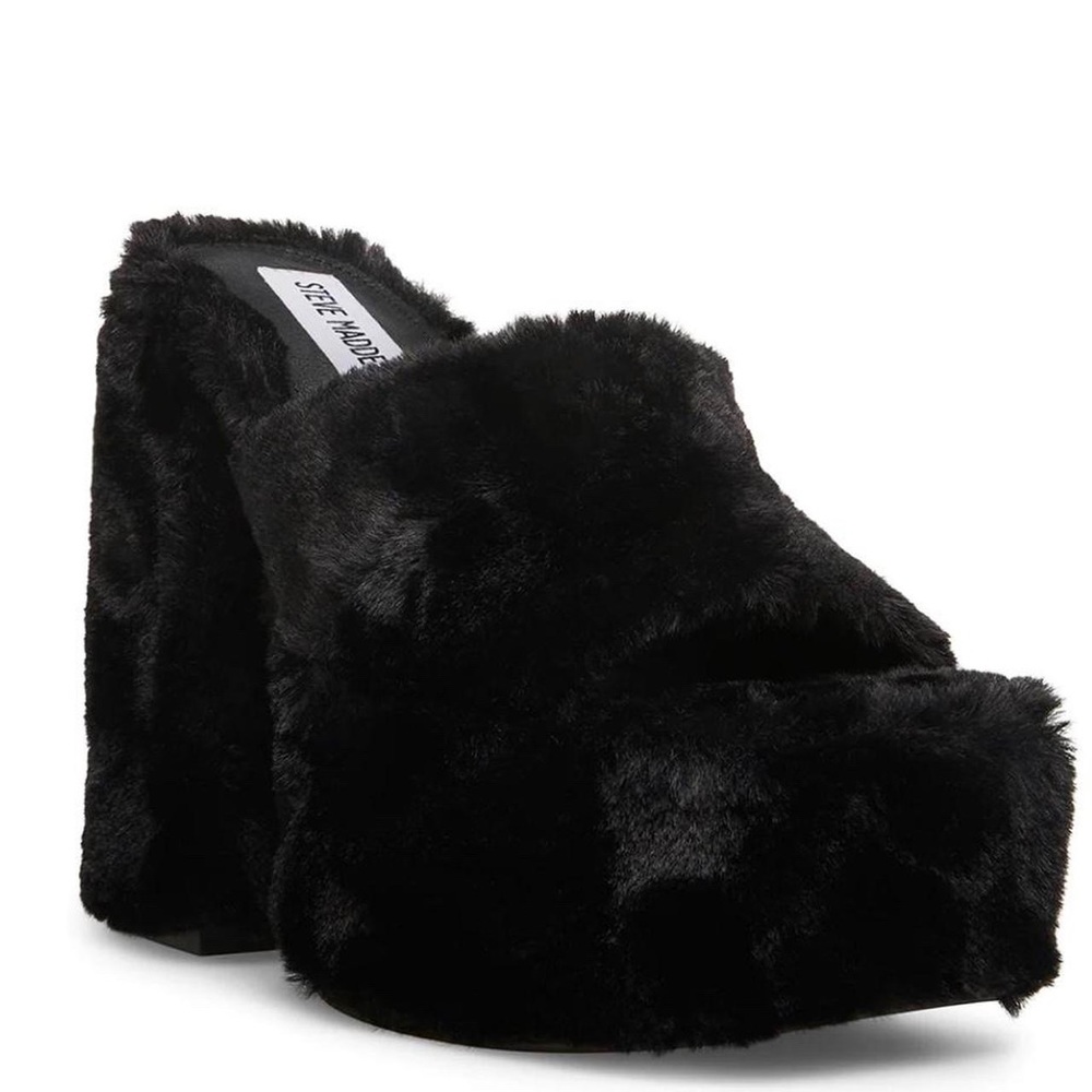 STEVE MADDEN BLACK FLUFFY HEELS